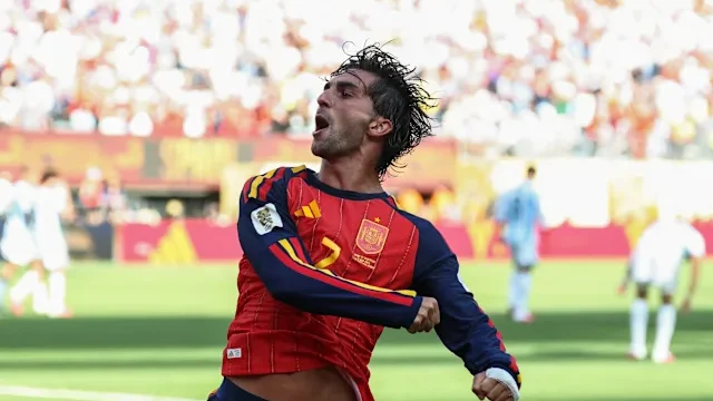 Ferran Torres gives Spain extra-time lead against Argentina