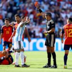 Argentina down a man vs. Spain in final minutes of World Cup final. See the red card