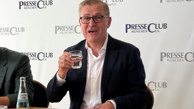 Bayern Munich CEO Justifies €100m Salaries for Marquee Stars