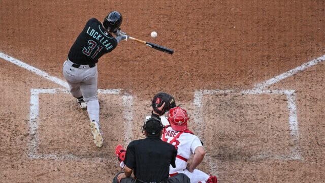 Dbacks Take Down Cardinals 10-6 in Thrilling Opener