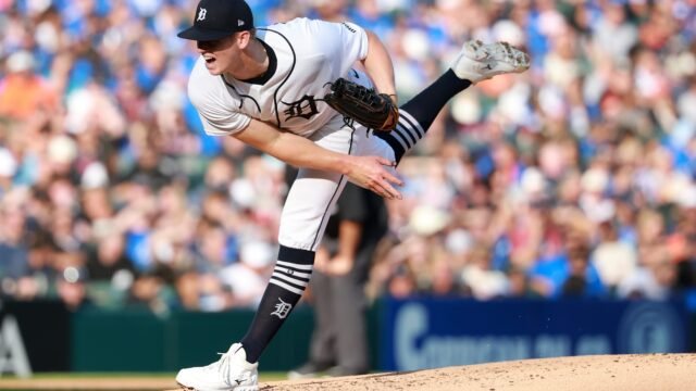 Detroit Tigers stage stunning 8th-inning comeback to beat Royals 4-3
