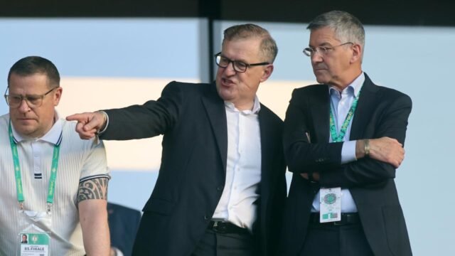 Bayern chief slams fake Olise transfer claims