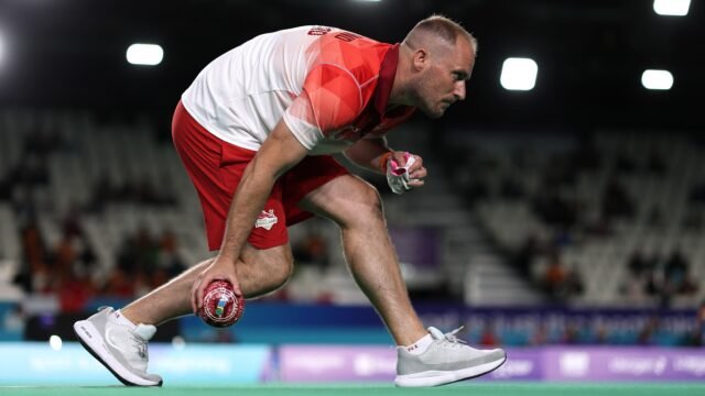 Tolchard targets historic first gold in bowls final