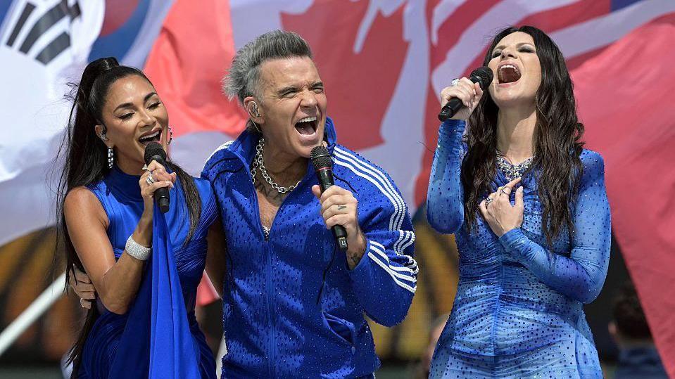 Nicole Scherzinger, Robbie Williams and Italian Singer Laura Pausini