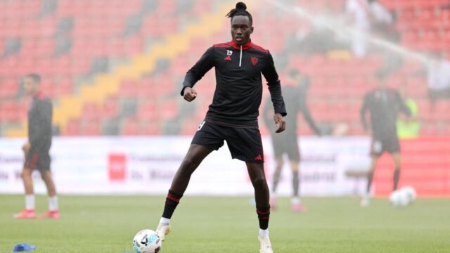 Werder Bremen make €10m bid for Trabzonspor midfielder Batista Mendy
