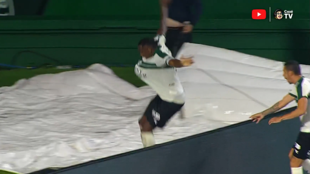 1 Coritiba Player Takes Unlikely Fall into Tunnel After Goal