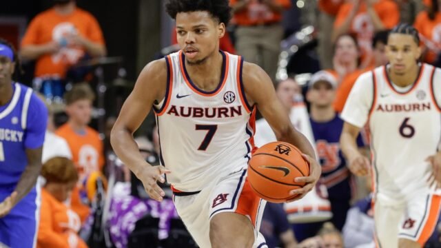 Kentucky Basketball Pursuing Keyshawn Hall