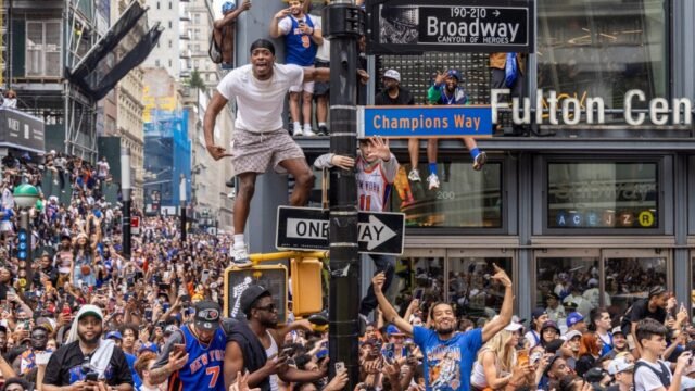 Knicks ‘Champions Way’ NYC street sign fetches $30,142 at auction