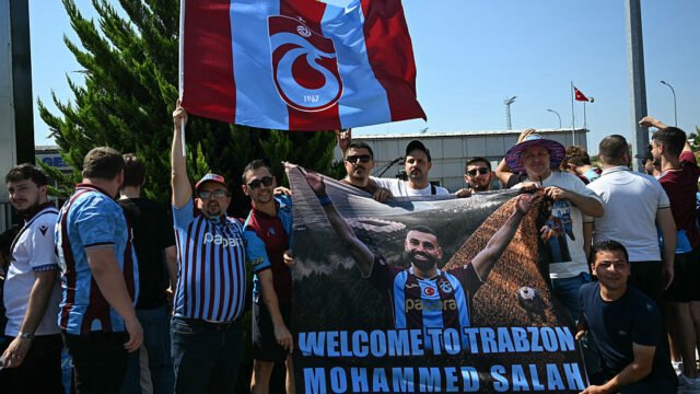 Mo Salah Touches Down in Türkiye Amid Surprise Transfer Rumors