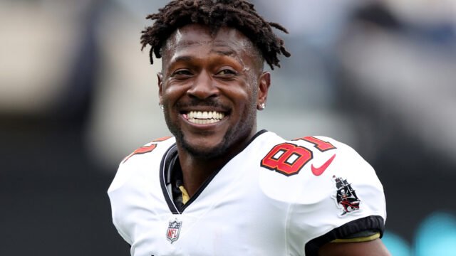 5 Potential Game-Changers Among Next Year’s Pro Football Hall of Fame Candidates
