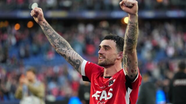 PSV, Real Betis, and Como on the Trail of Troy Parrott