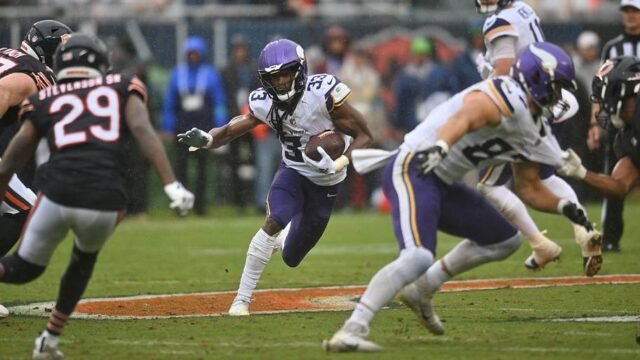 Aaron Jones cleared to play in week 3, boosting Packers’ backfield options