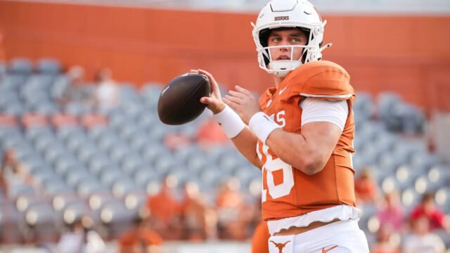 Arch Manning aims to outshine Peyton Manning in Texas-Tennessee showdown