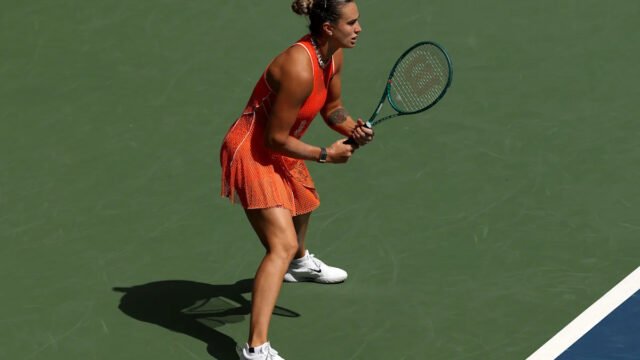 Aryna Sabalenka halts US Open match to speak to umpire about someone smoking weed: ‘It’s so strong’