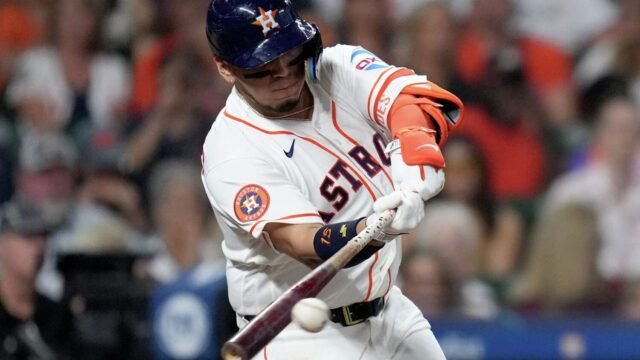 Astros can’t lock down lead, miss late opportunities in 10-inning loss to Diamondbacks