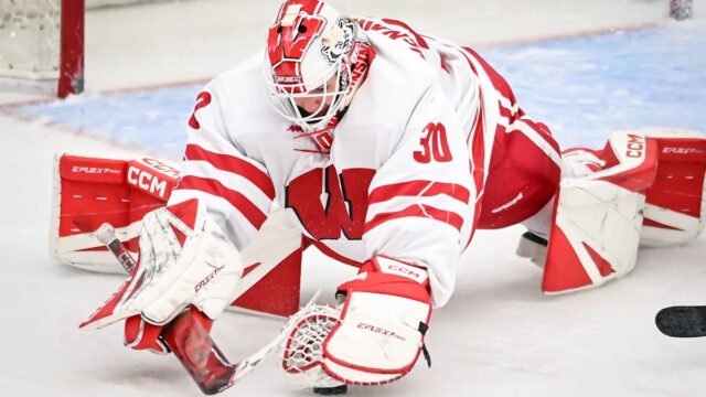 Wisconsin goaltender Ava McNaughton injured during season opener