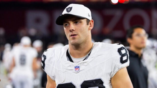Brock Bowers injury update and status of other fantasy-relevant NFL tight ends for Week 3