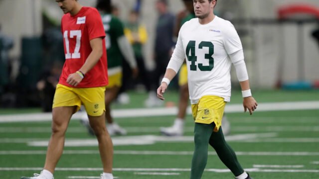 Chargers evaluate four players ahead of long snapper decision