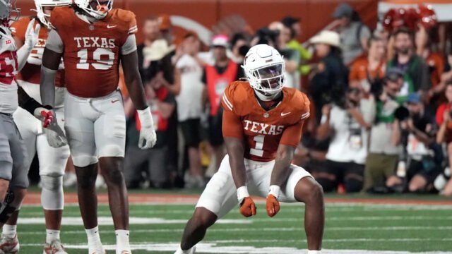 Texas defensive end Colin Simmons wins three major awards after record-setting game against Tennessee