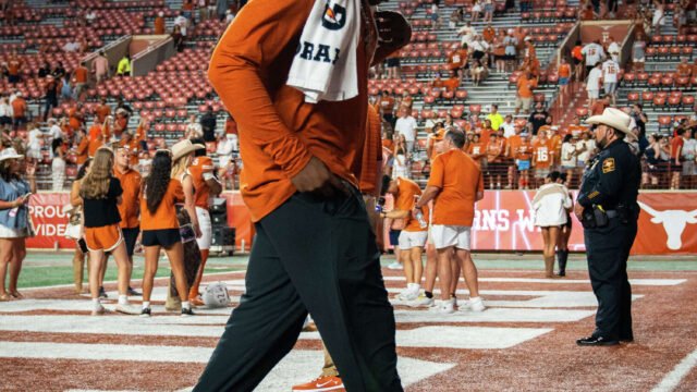 Colin Simmons probable for Texas in game against Tennessee
