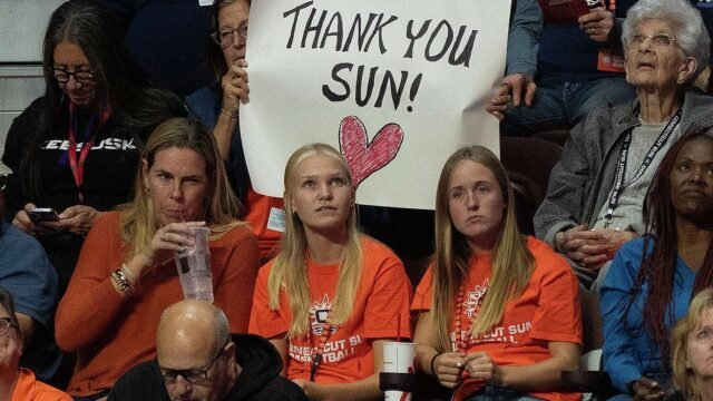 Connecticut Sun end era with emotional win before Houston Comets move