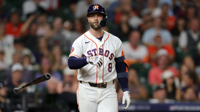 Houston Astros players express frustration with booing home crowd after Game 1 Wild Card loss to White Sox