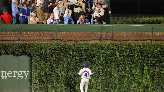 Marlins defeat Cubs 3-2 to delay playoff clinch