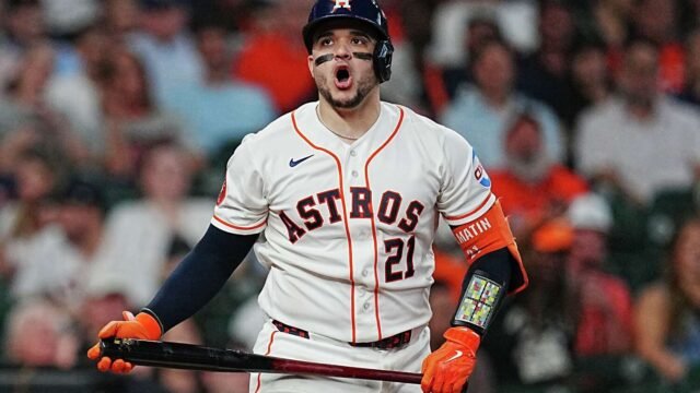 White Sox pitchers’ varied tactics limit Astros’ offense in Game 1 wild-card win in Chicago