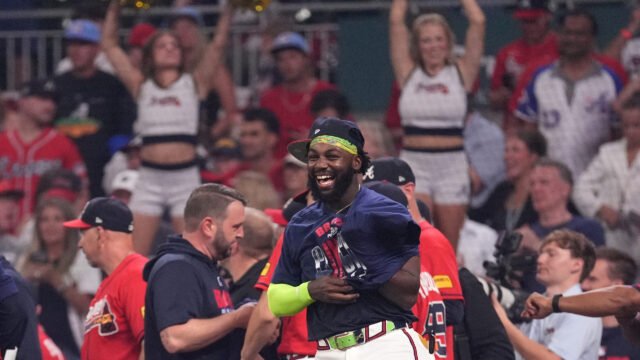 Atlanta Braves fans line up at Truist Park to send off team before Dodgers NLDS clash