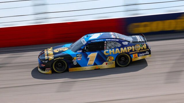 Carson Kvapil secures pole for Blue Cross NC 300 at Charlotte despite weather concerns