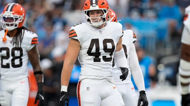 Browns linebacker Carson Schwesinger managing Grade 1 ankle sprain ahead of Ravens game