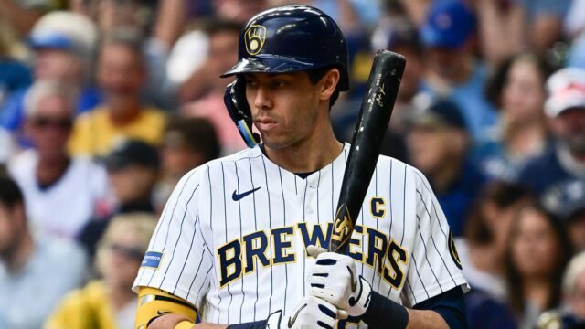 Brewers bench captain Christian Yelich against left-handed pitchers in NLCS despite his leadership role
