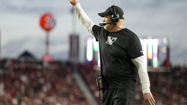 Washington Commanders coach Dan Quinn addresses confusion over crucial fourth-down play against 49ers