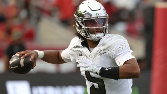 Oregon quarterback Dante Moore back in practice ahead of UCLA clash at Autzen Stadium