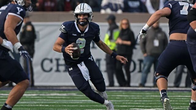Yale’s Dante Reno throws for 325 yards in 28-7 win over Dartmouth at Yale Bowl