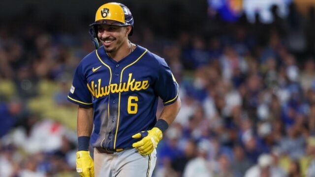 David Hamilton’s late homer seals Brewers’ sweep of Dodgers to reach first World Series since 1982