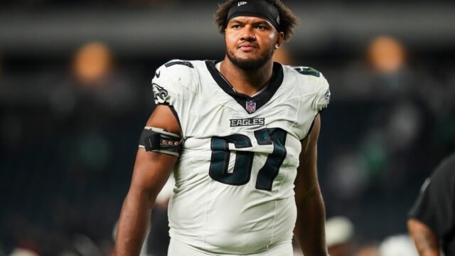 Eagles elevate Zach Ertz and John Ojukwu from practice squad ahead of London game vs Jaguars