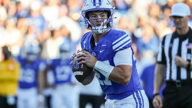 Eric Froton ranks the best college fantasy football quarterbacks for week 8 of 2026 season