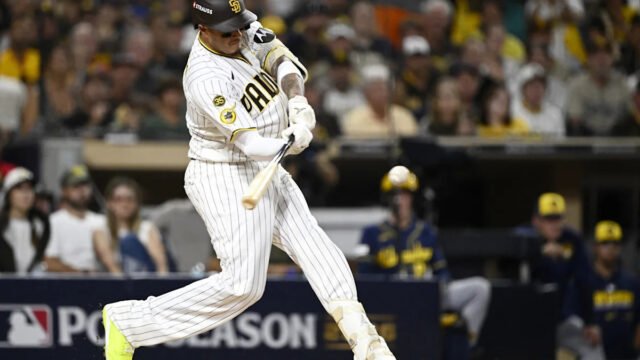 Brewers’ Garrett Mitchell steals crucial catch to deny Padres’ Manny Machado in NLDS Game 4