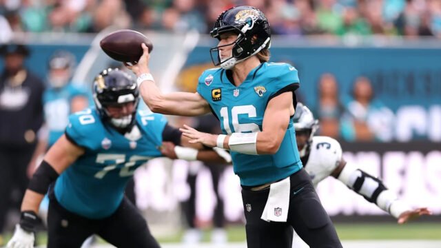 Jaguars falter with multiple penalties at goal line in narrow loss to Eagles
