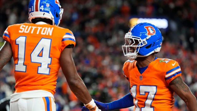 Broncos WR Jaylen Waddle exits first half against Seahawks with possible injury concern