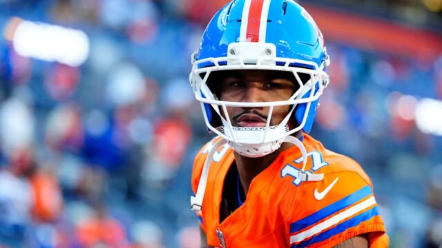 Broncos wide receiver Jaylen Waddle exits game early with injury against Seahawks