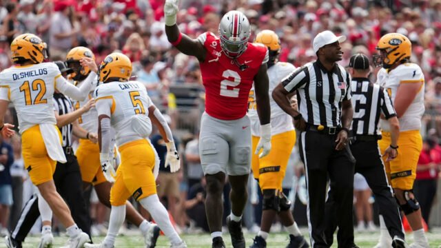 Ohio State’s Kenyatta Jackson Jr. leaves Indiana game with injury in fourth quarter