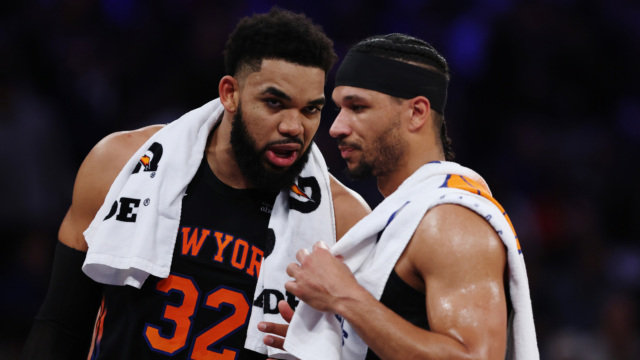 Knicks halt contract talks for Towns, Hart and others, casting doubt on roster stability