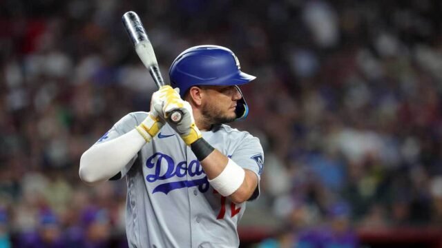 Dodgers’ Miguel Rojas faces uncertain NLCS status after back injury update from Dave Roberts