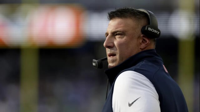 Mike Vrabel penalized for unsportsmanlike conduct during Patriots’ strong first half in Buffalo