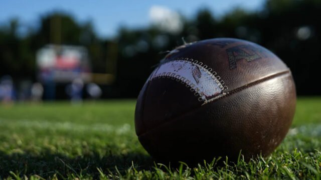 Mission Viejo faces Edison in California high school football game streaming live Oct. 2 at 6:45 p.m. PDT