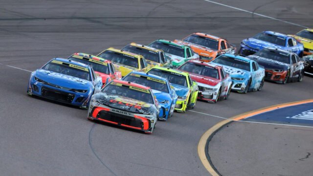 Phoenix Raceway’s Freeway Insurance 500 set for high-stakes NASCAR playoff race with seven title contenders