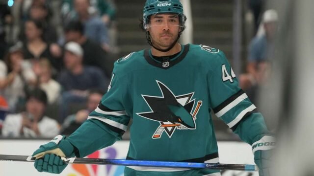 Sharks host Bruins at 8 p.m. Tuesday as Bay Area sports action heats up