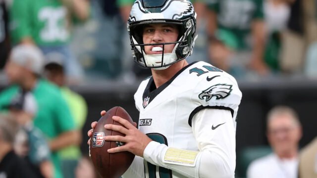Tanner McKee to start for injury-hit Eagles amid tough NFC East schedule